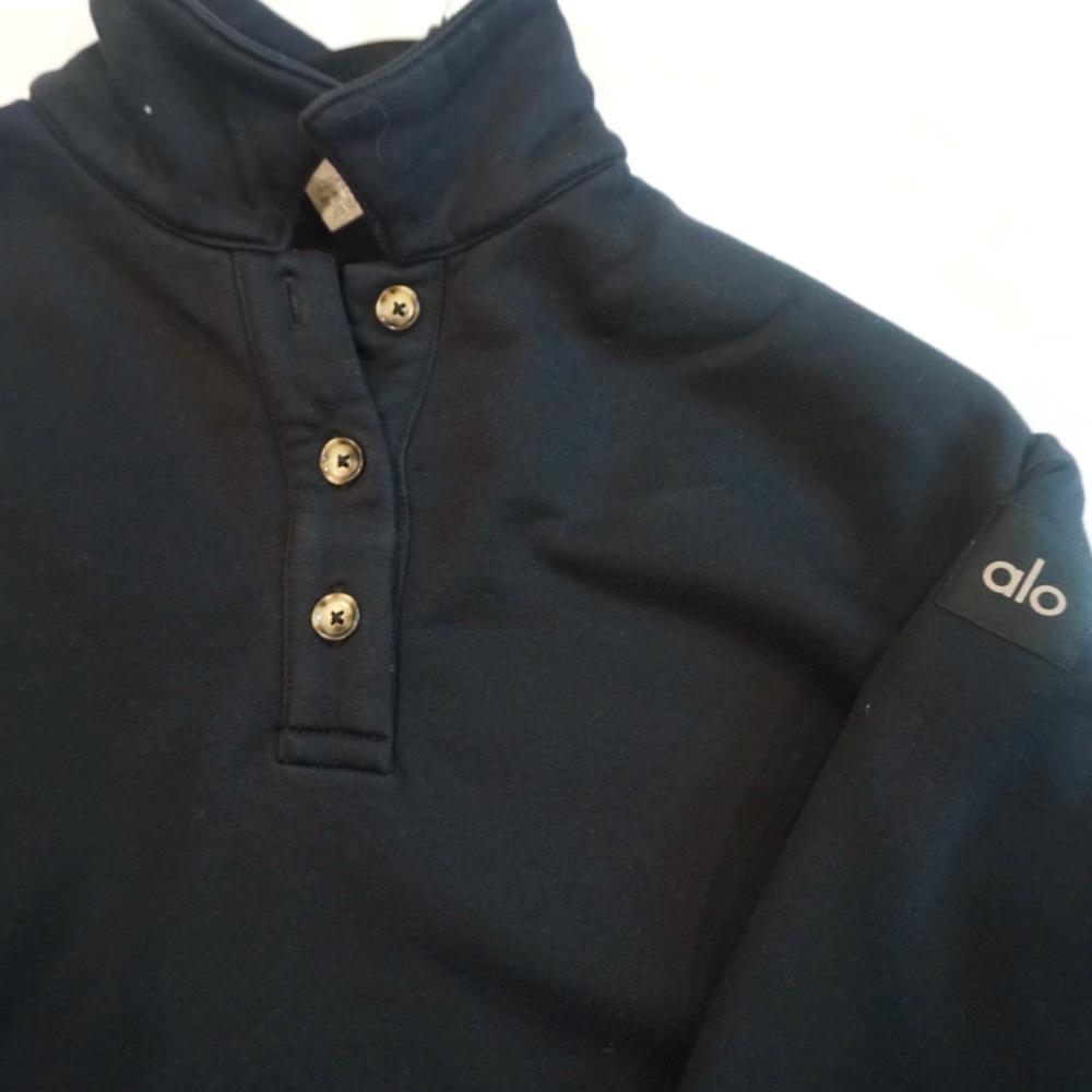 Alo Yoga Polo Henley Pullover- Black